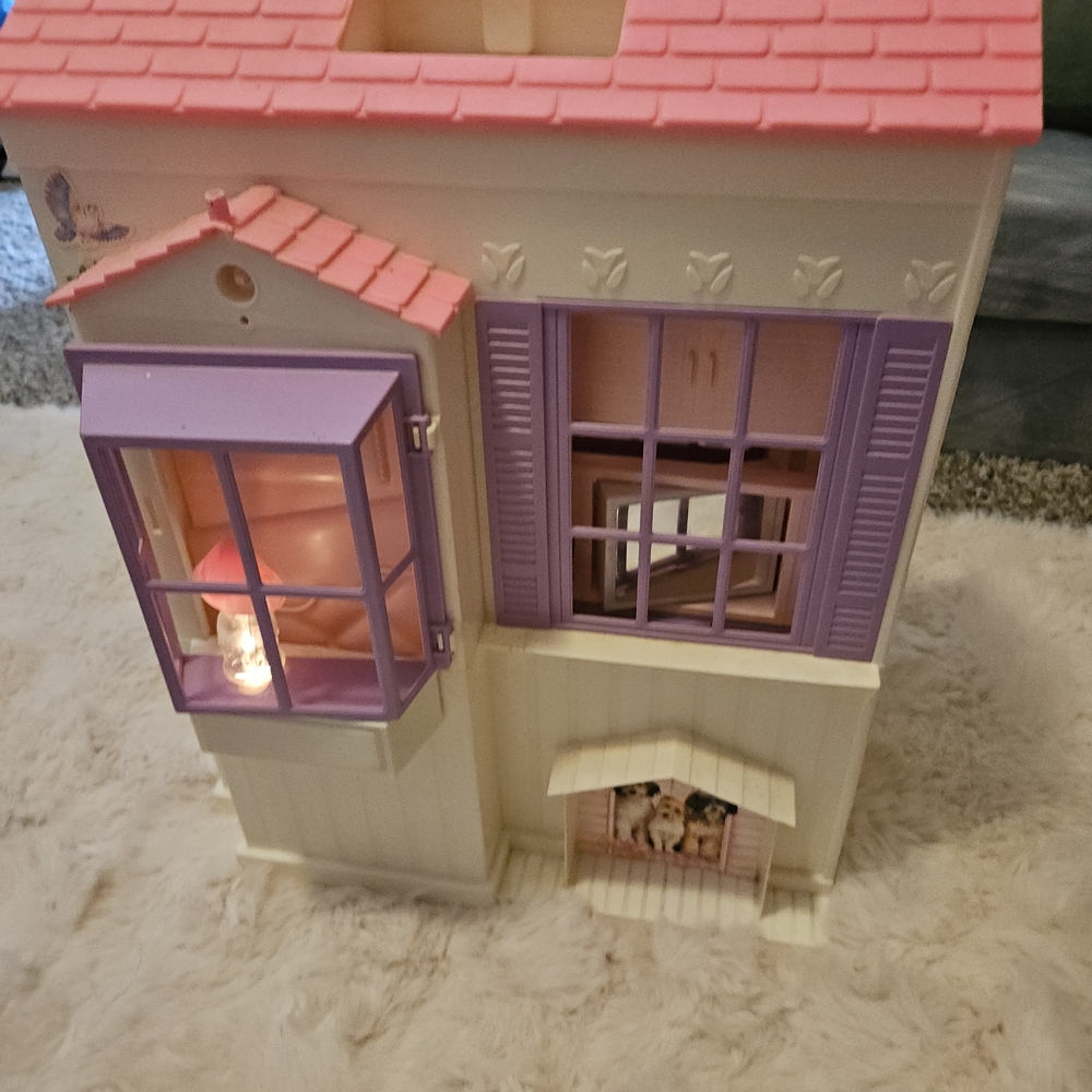 1996 Barbie Fun Foldable House